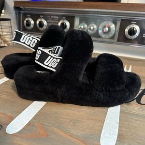 Oh yeah UGG women’s slipper sandals!